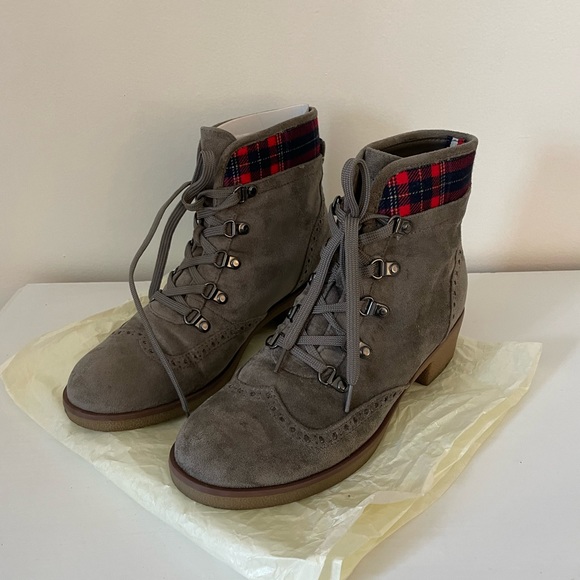 Tommy Hilfiger Booties - Picture 1 of 4
